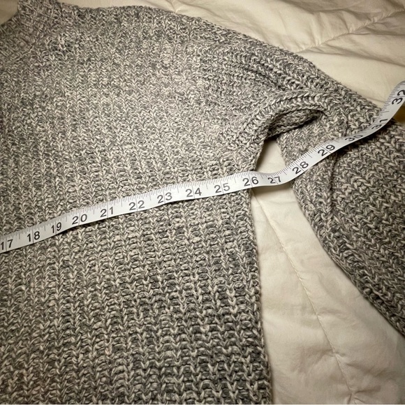 Cozy Gray Heather Oversized Sweater Size L - Picture 8 of 12